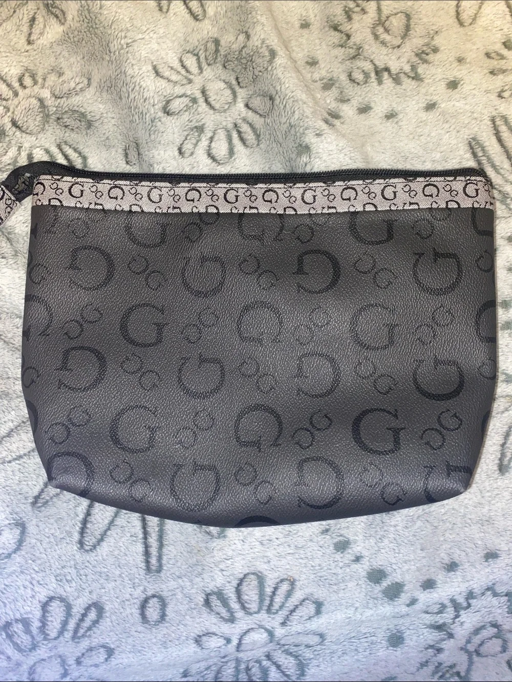 GUESS Black Logo-Print Cosmetic Pouch with Silver Hardware